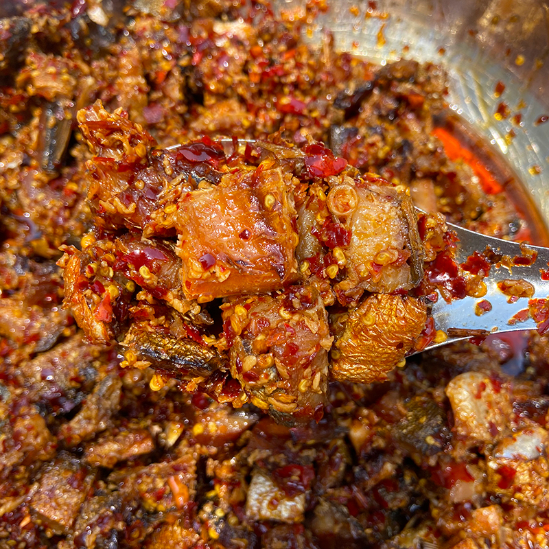 香飘飘江西特产手工酒糟鱼块香辣口味鱼干即食辣椒酱