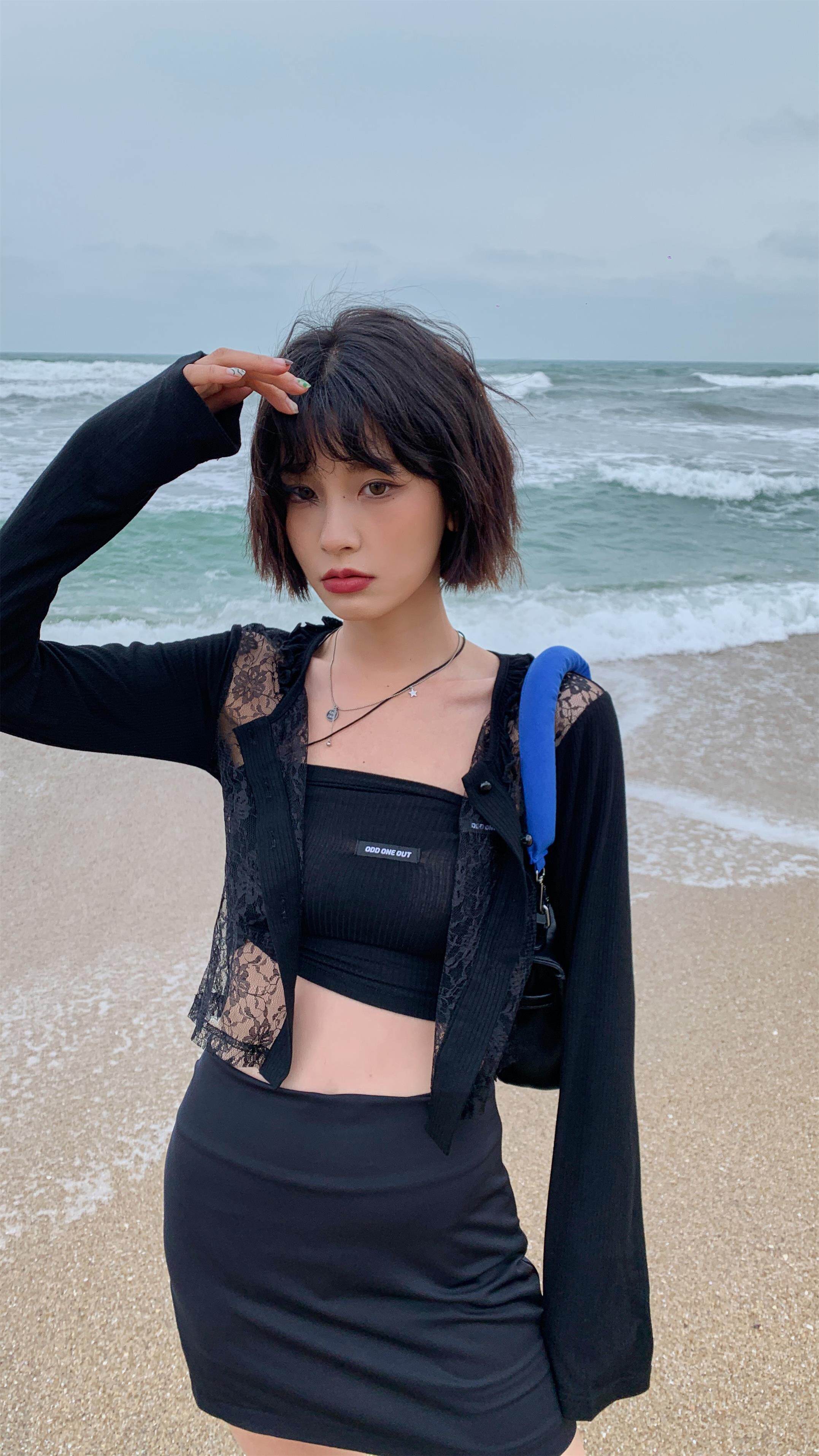 疯芝韩国oddoneout黑色性感辣妹流苏抹胸t恤