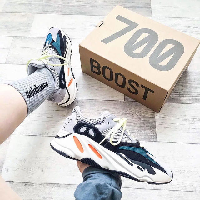 Correct CALABASAS coconut YEEZY Kanye kanye same socks high street men and women same cotton stockings Correct CALABASAS coconut YEEZY Kanye kanye same socks high street men and women same cotton stockings