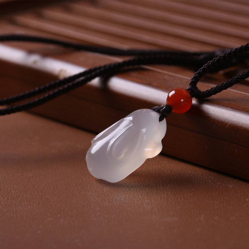 人间小白兔天然白冰玉荔枝十二生肖兔子挂件民族风颈饰项坠