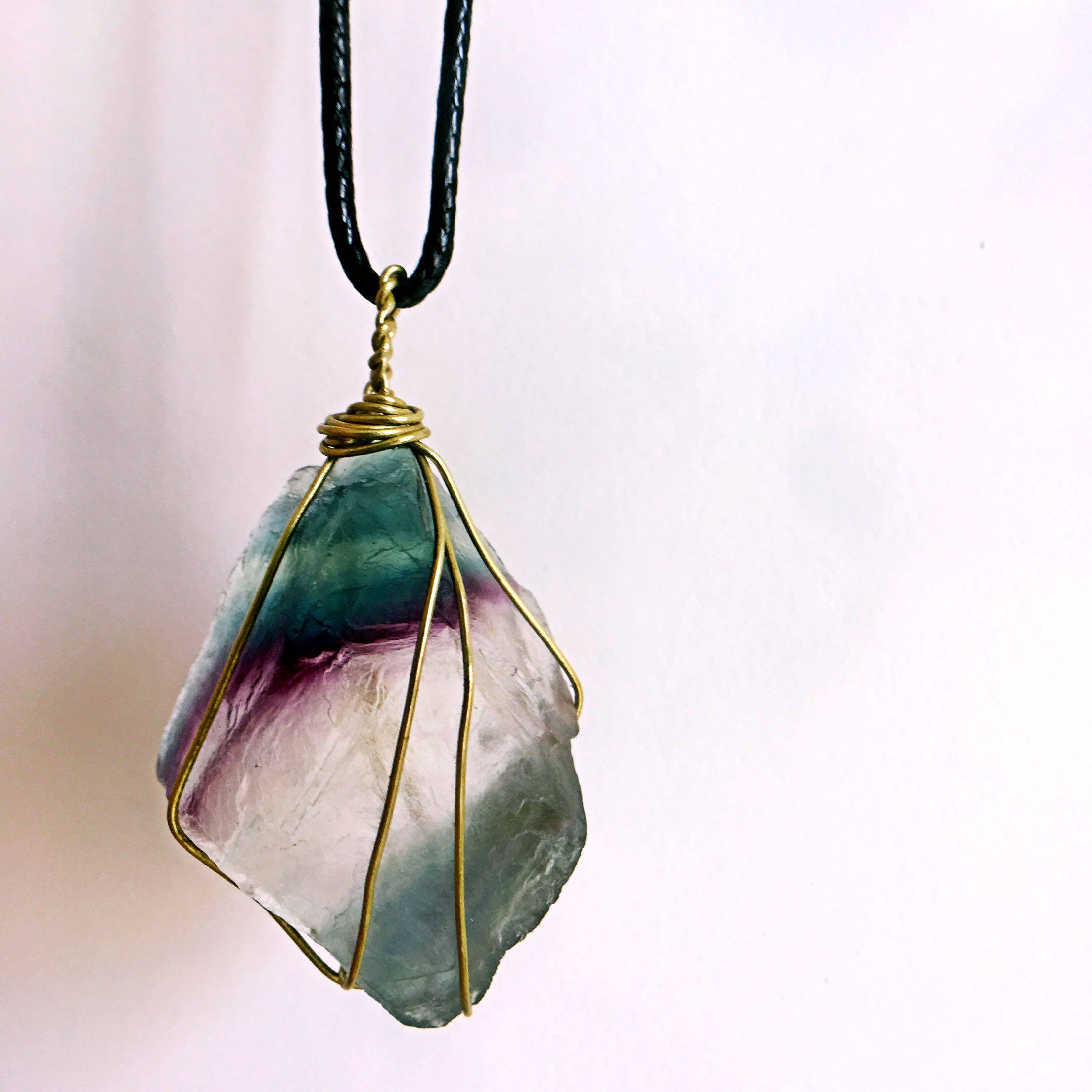 吊坠七彩萤石原石蓝色缠绕不规则森系一物一图水晶项坠