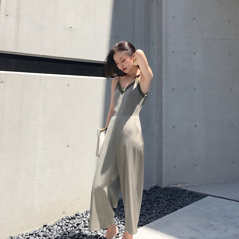 吊带连体裤,专属女人的性感与妩媚