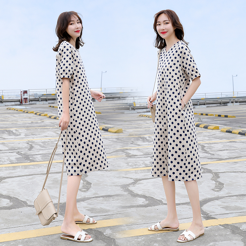 波点棉麻连衣裙女中长款2022年夏季新款V领宽松大码胖mm亚麻A字裙
