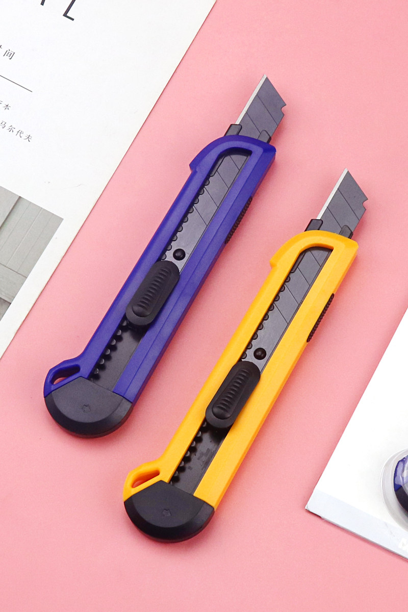 晨光文具刃自锁美美工刀学生办公公用裁纸工具美工刀