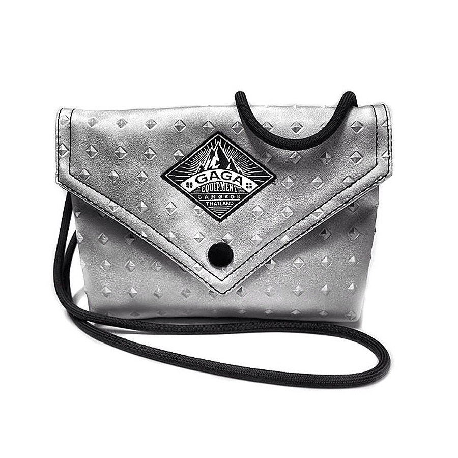 泰国潮牌gaga包mini bag单肩斜挎包2020朋克暗黑铆钉ins小挎包女