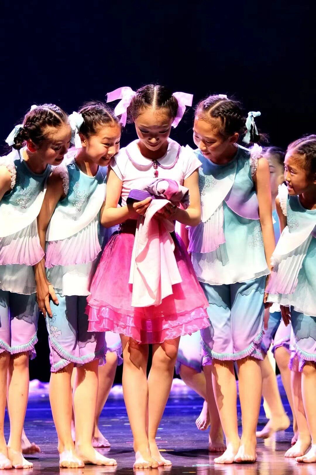 第十一届小荷风采妈妈妈的裙摆儿童舞蹈演出服扇子儿童演出服