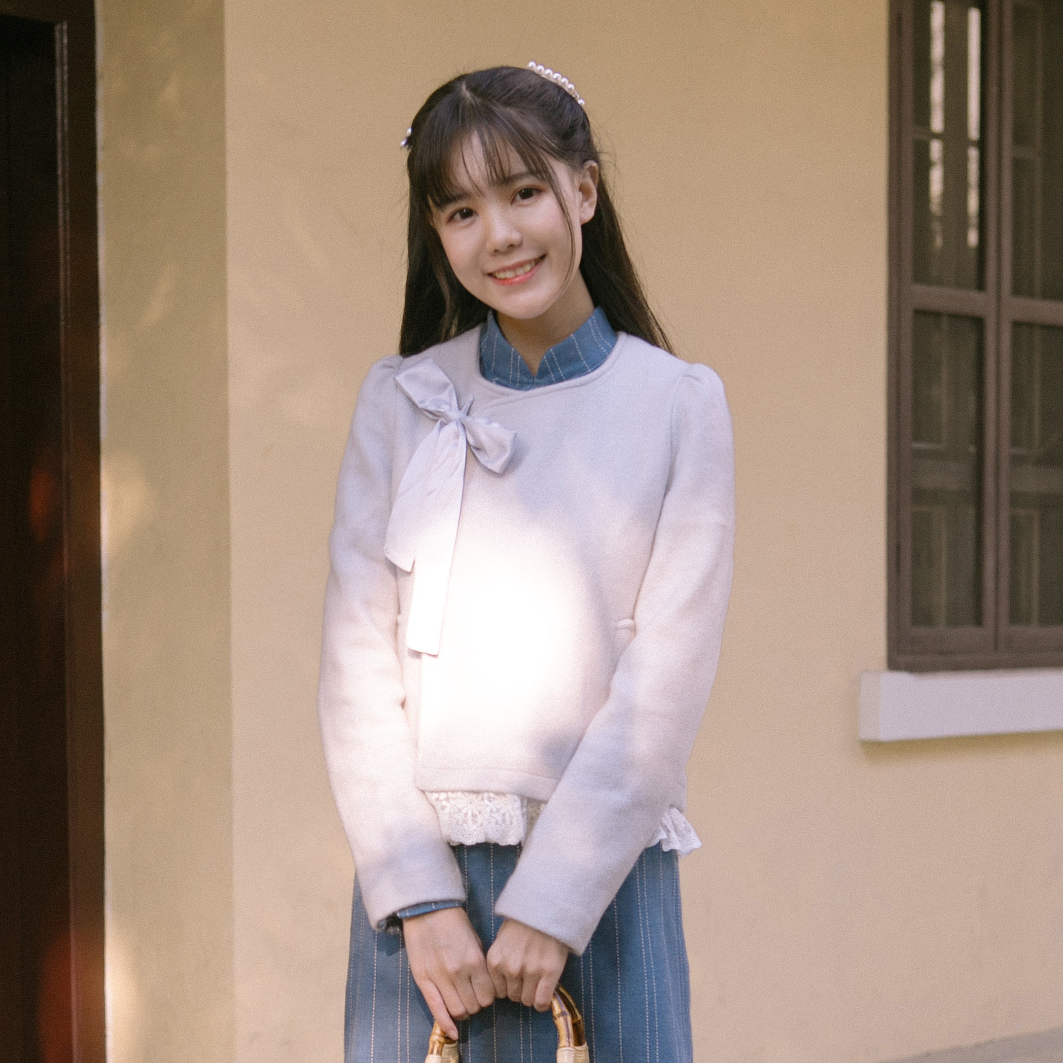 川黛原创设计民国少女三色冬日保暖蝴蝶结毛呢短外套