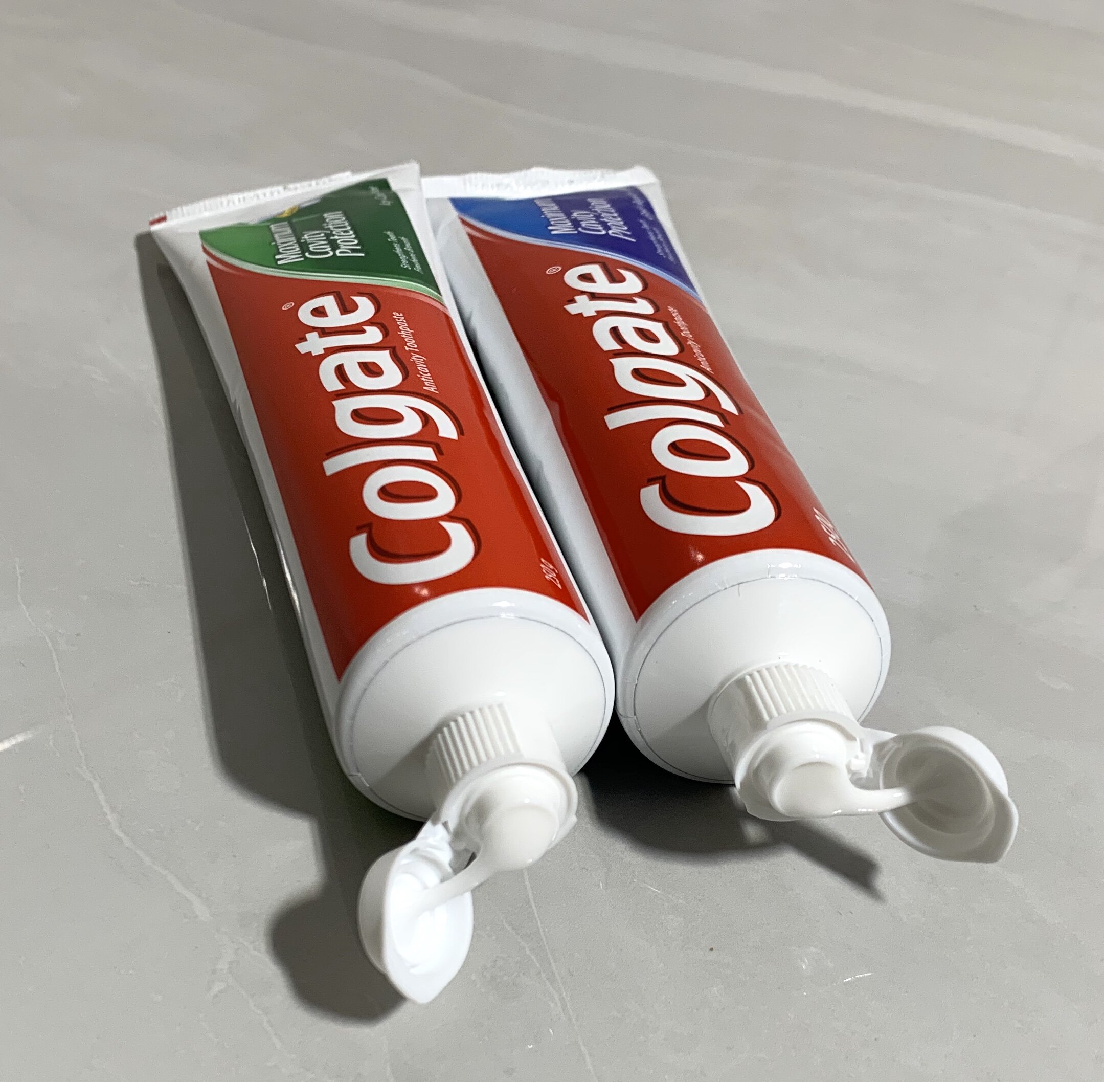 全球香港高露洁牙膏清爽薄荷型250g2支全面防蛀牙膏