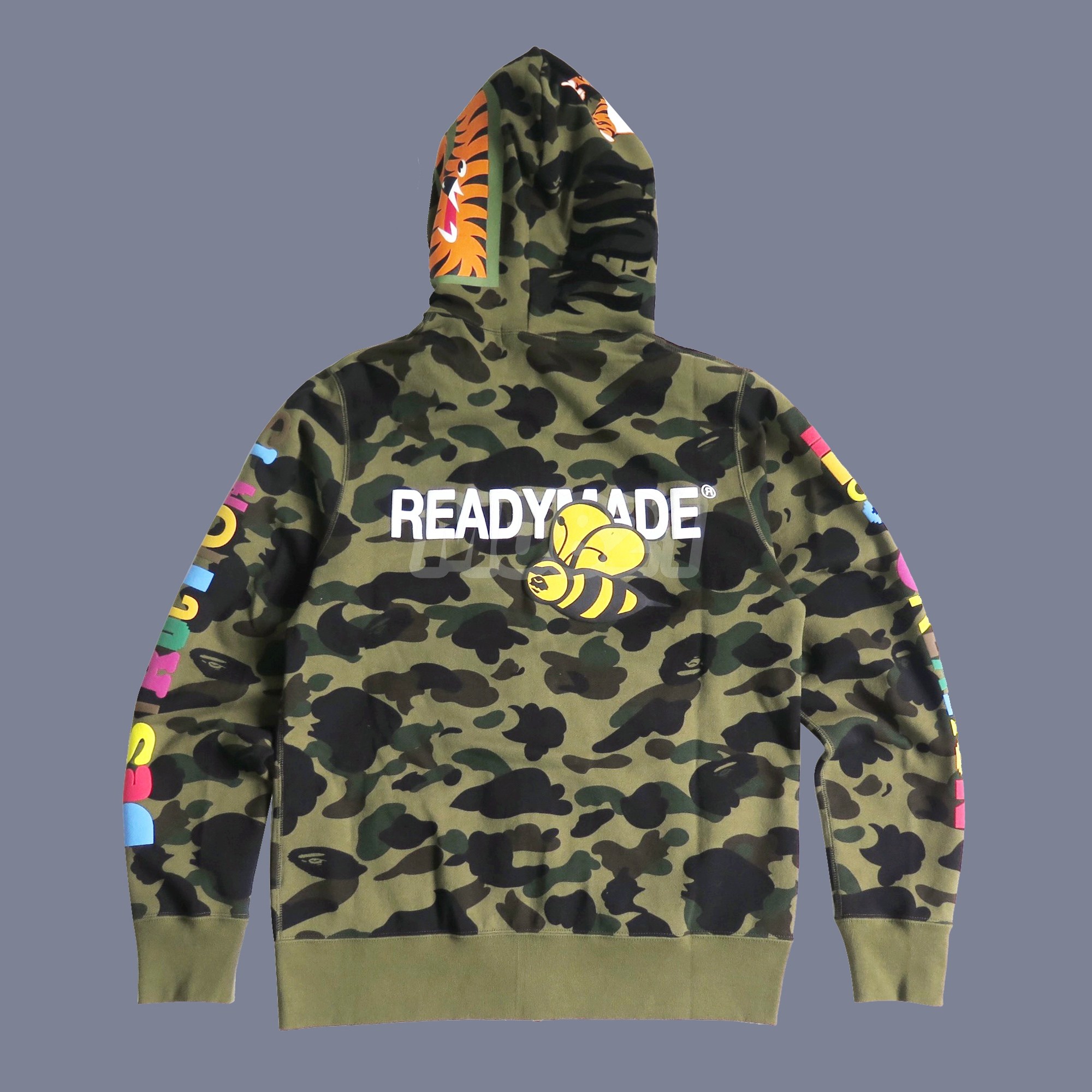解封后发bapereadymadefullzipup鲨鱼老虎蜜蜂迷彩卫衣