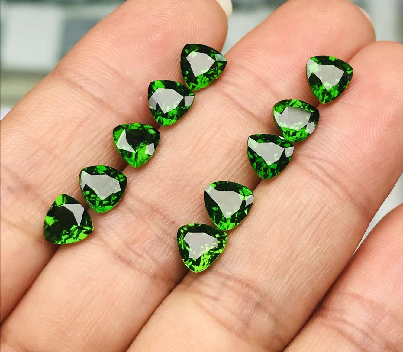 天然森林绿透辉石裸石戒面三角型切割5mm6mm镶嵌其他diy饰品配件
