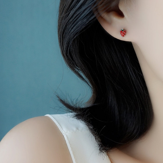 Little Z Youpin 925 Silver Strawberry Fruit Earrings Simple Small and Cute Sleeping No need to pick earrings new Little Z Youpin 925 Silver Strawberry Fruit Earrings Simple Small and Cute Sleeping No need to pick earrings new