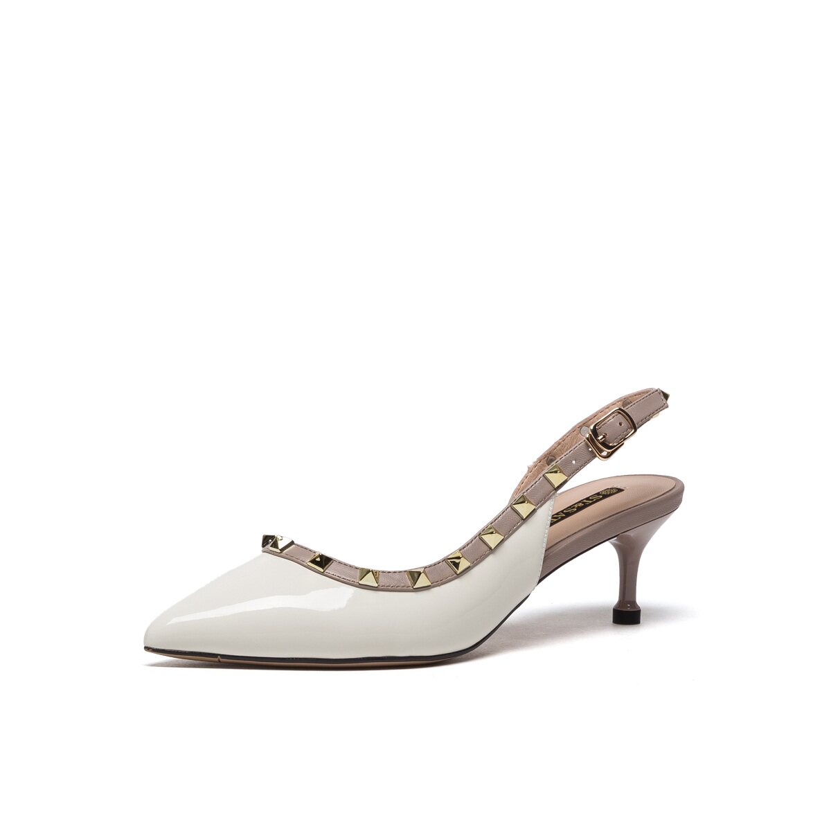 stsat星期六春季新款漆面牛皮浅口尖头铆钉时装凉鞋