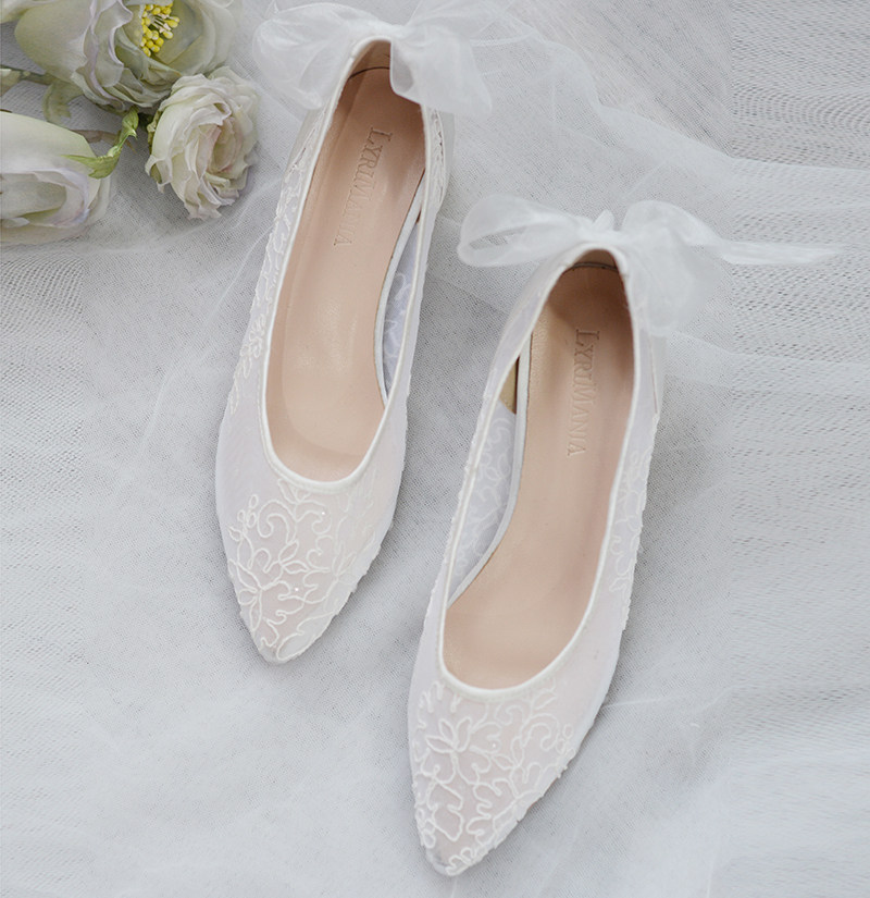 婚鞋平底女粗跟新娘蕾丝法式刺绣白色尖头丝带蝴蝶结孕妇舒适低跟