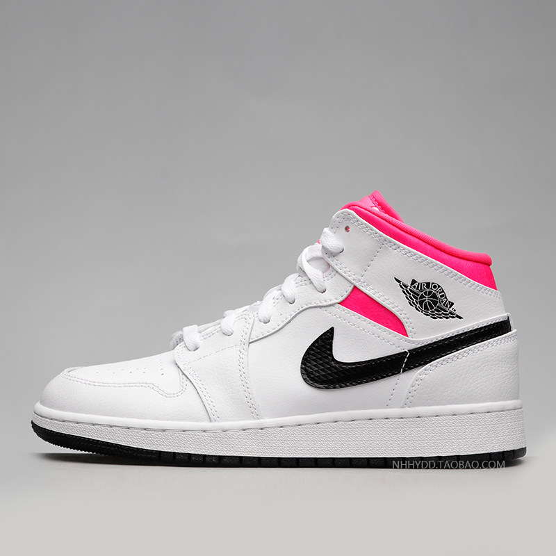 哄哄airjordanaj1mid黑白白粉鸳鸯钩子情人节篮球鞋