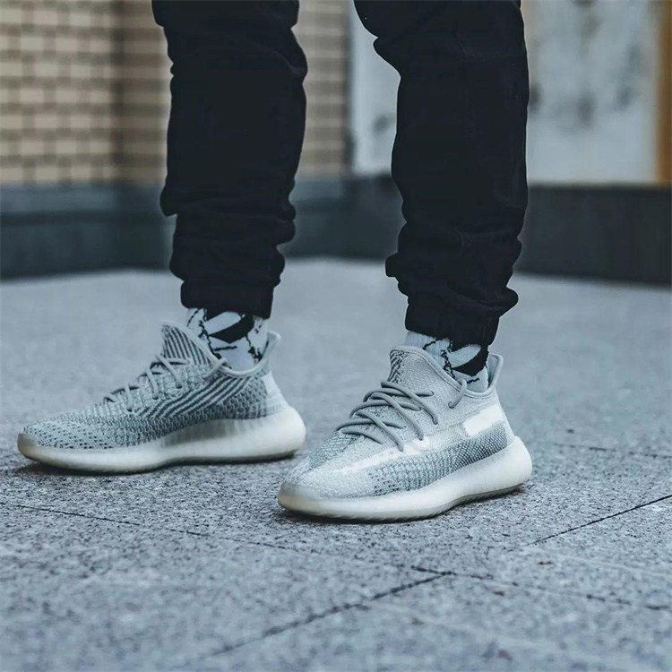 哄哄adidasyeezycloudwhite冰蓝椰子满天星fw5317跑步鞋
