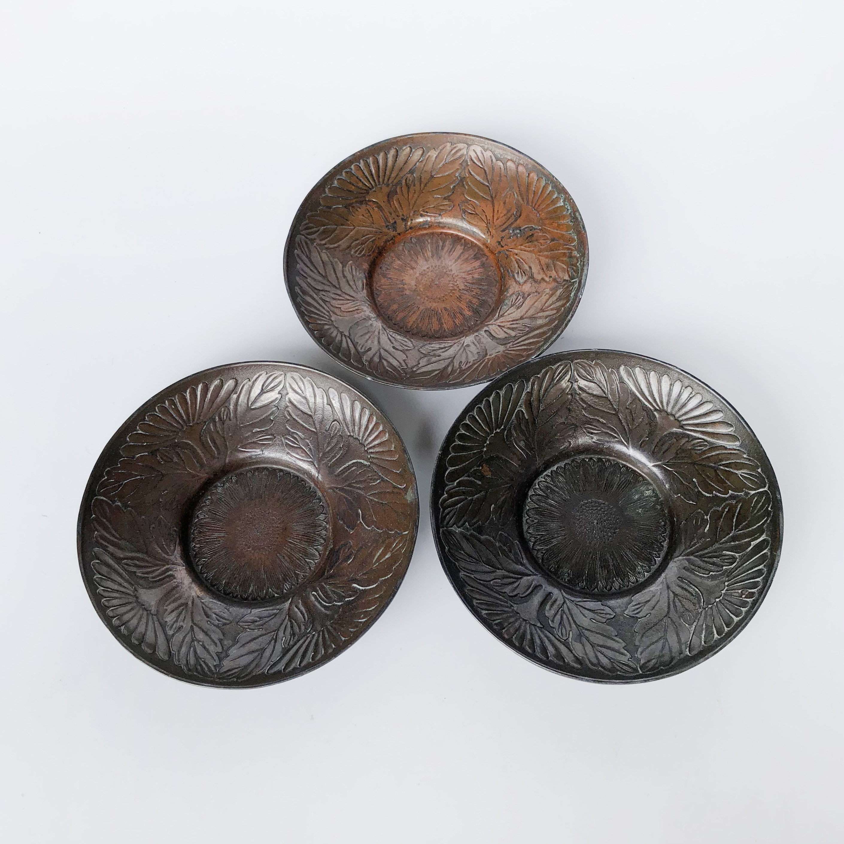 日本回流纯铜铜制手打菊纹茶托中古骨董茶托