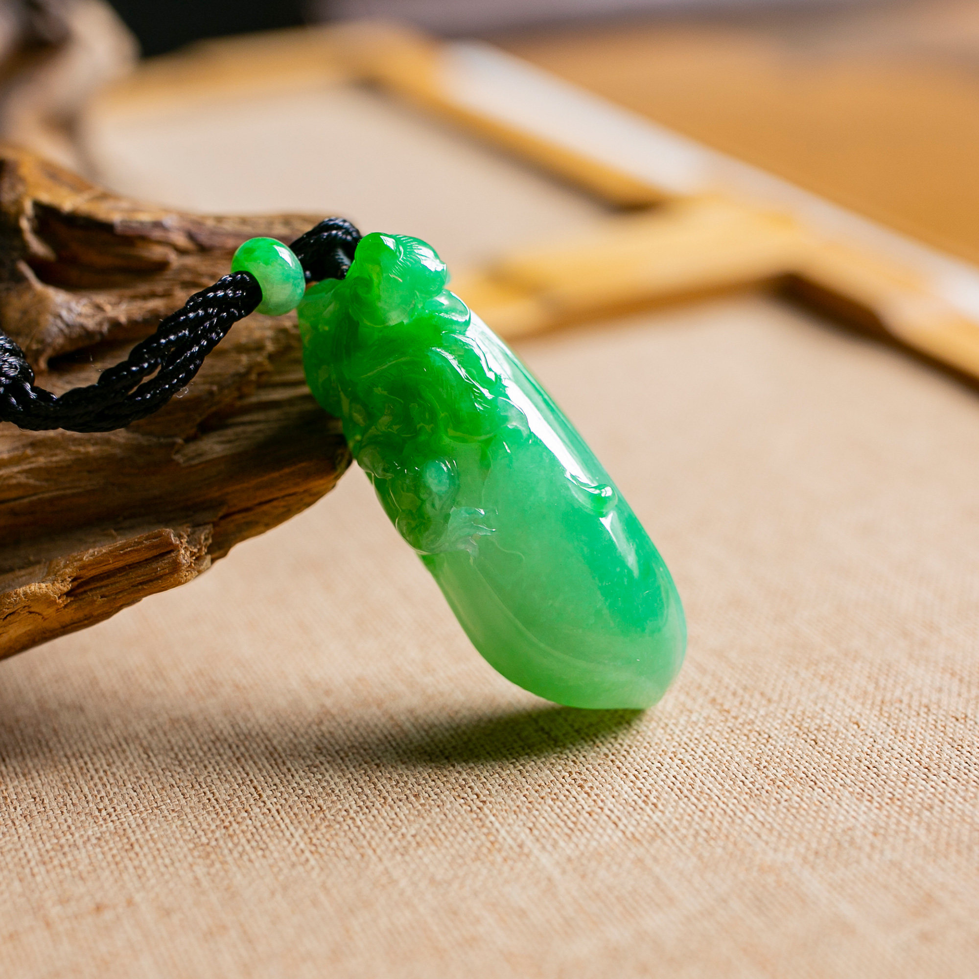 锦玉天然翡翠挂件福瓜如意翠绿绿冰xfy1904颈饰