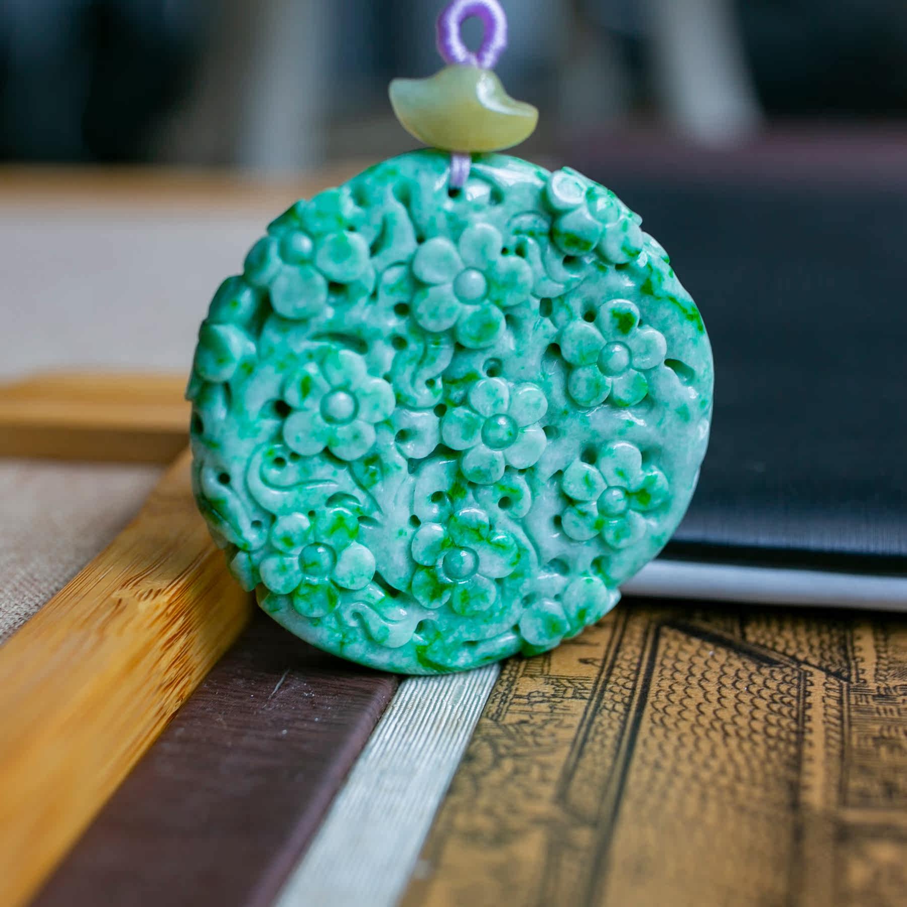 锦玉天然翡翠挂件干青飘花雕花翠绿绿冰xx00138颈饰