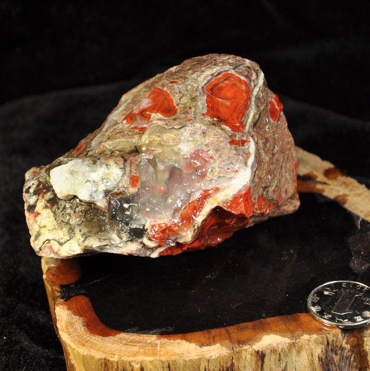 天然北票战国红缟玛瑙原石鸡血血红毛料辽宁摆件