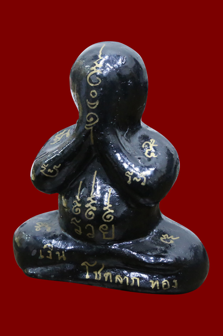 泰国佛牌真品龙婆jom2549年掩面帕必供奉型泰国特色