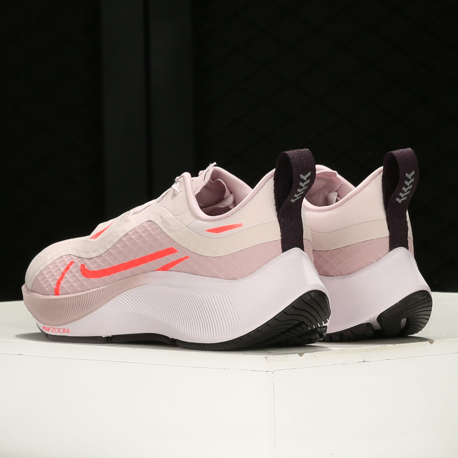 nike/耐克正品air zm pegasus 37 shield 女子跑步鞋 cq8639-600