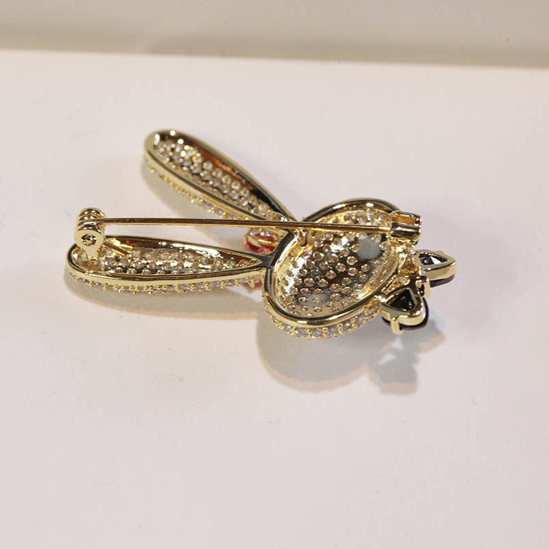 可爱甜美兔子胸针女日精致配饰毛衣别针锆石胸针