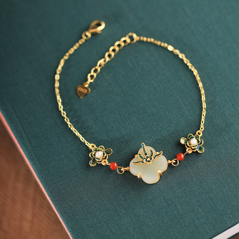 宫词窗花熙素小众设计古法金镶四叶草和田古风手链