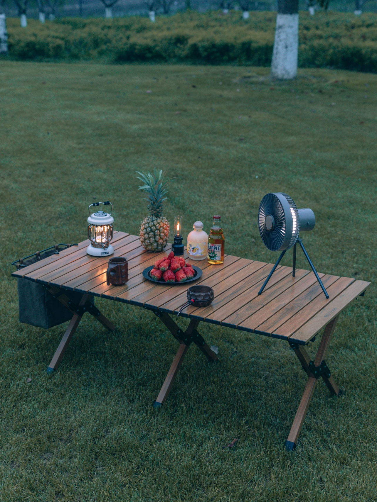 铝合金蛋卷桌折叠桌椅野餐桌便携仿胡桃木轻量化户外露营桌扎野