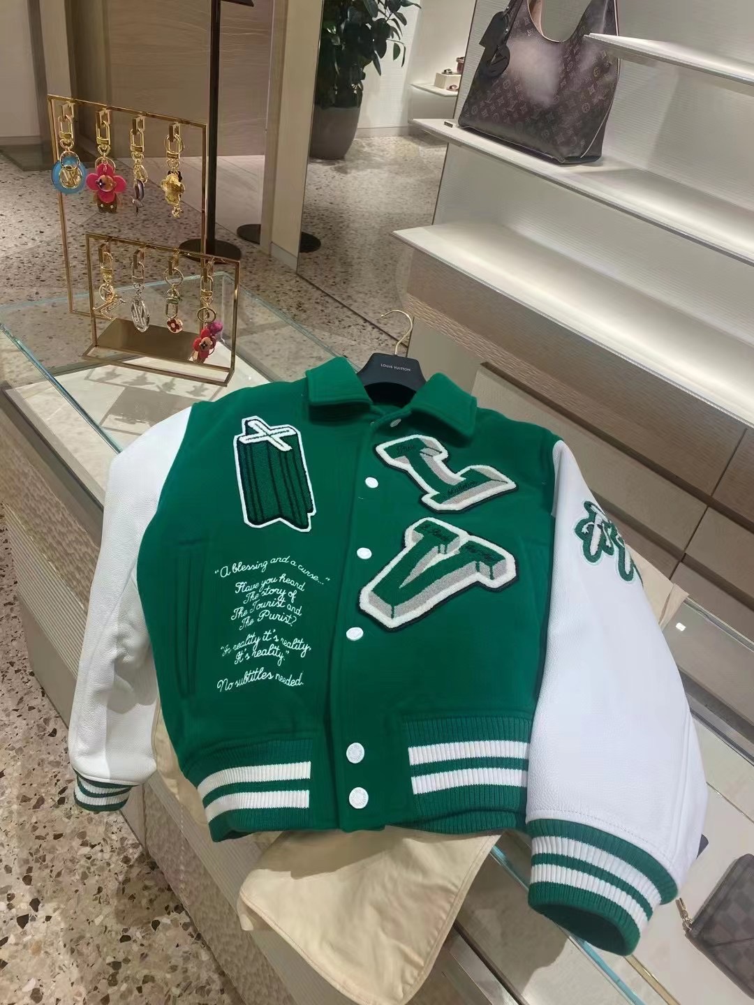 大头妹代购 LV 绿色涂鸦棒球服限量款长袖夹克翻领外套21秋冬