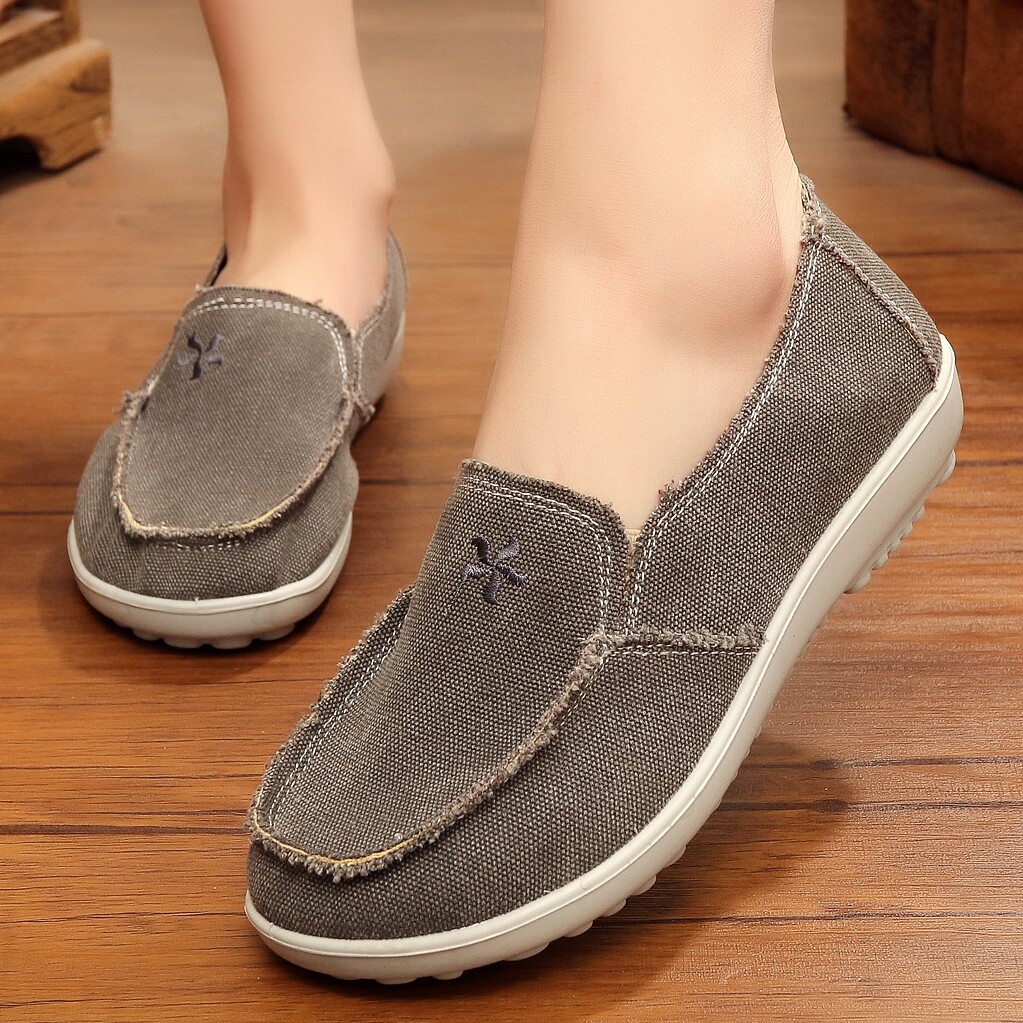 新款老北京布鞋一脚脚蹬平底妈妈帆布鞋子女士百搭帆布鞋