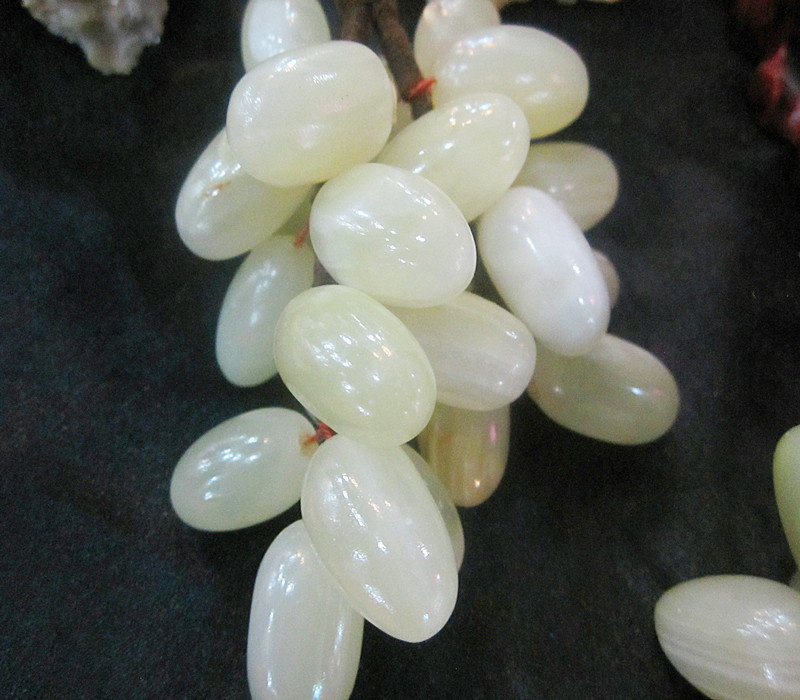 巴基斯坦特色天然白玉葡萄摆件新品先大特价礼品巴基斯坦特色