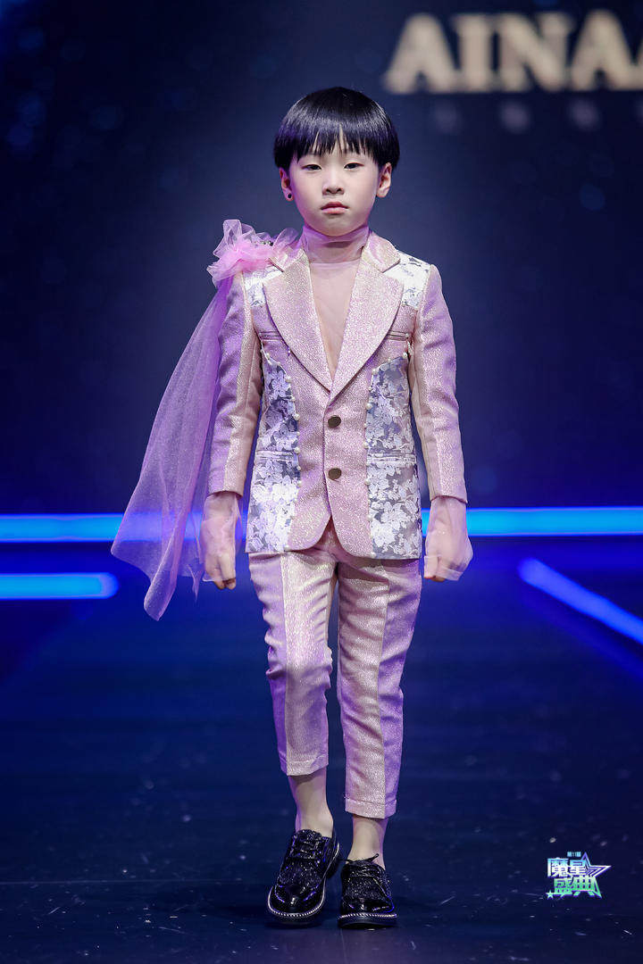 男童维多利亚西式宫廷礼服走秀钢琴小主主持人西服儿童礼服