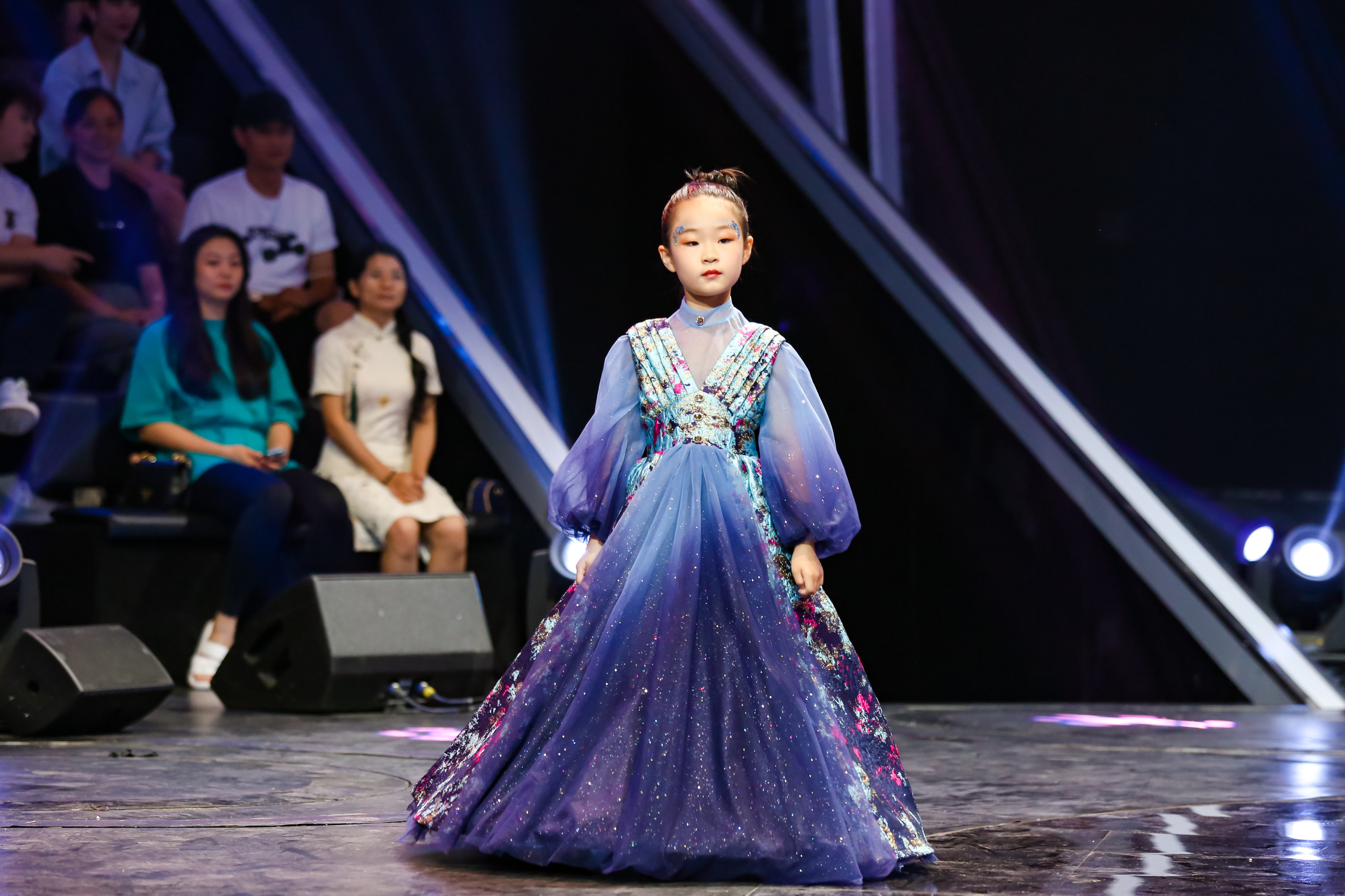 女童礼服钢琴高端公主裙拖尾儿童走秀演出服主持人儿童礼服