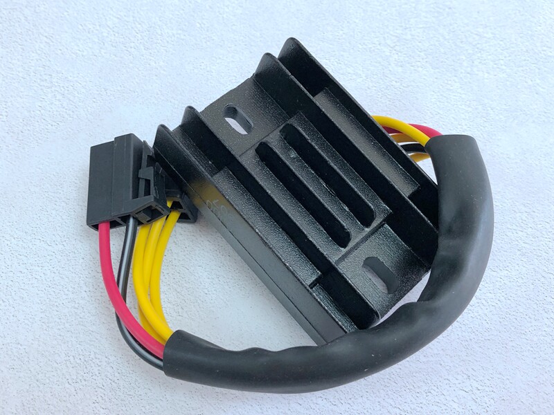适用铃木摩托车悍骏gr150ga150整流器充电器充电整流点火器