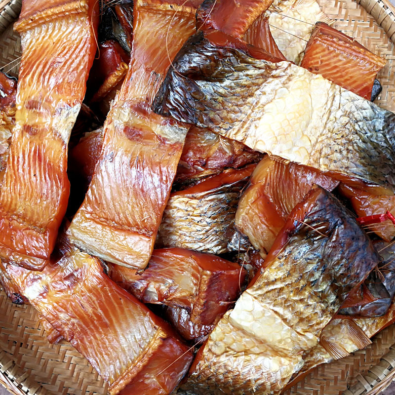 腊鱼湖南特产湘西农家自制腌制水产烟熏草鱼鱼干