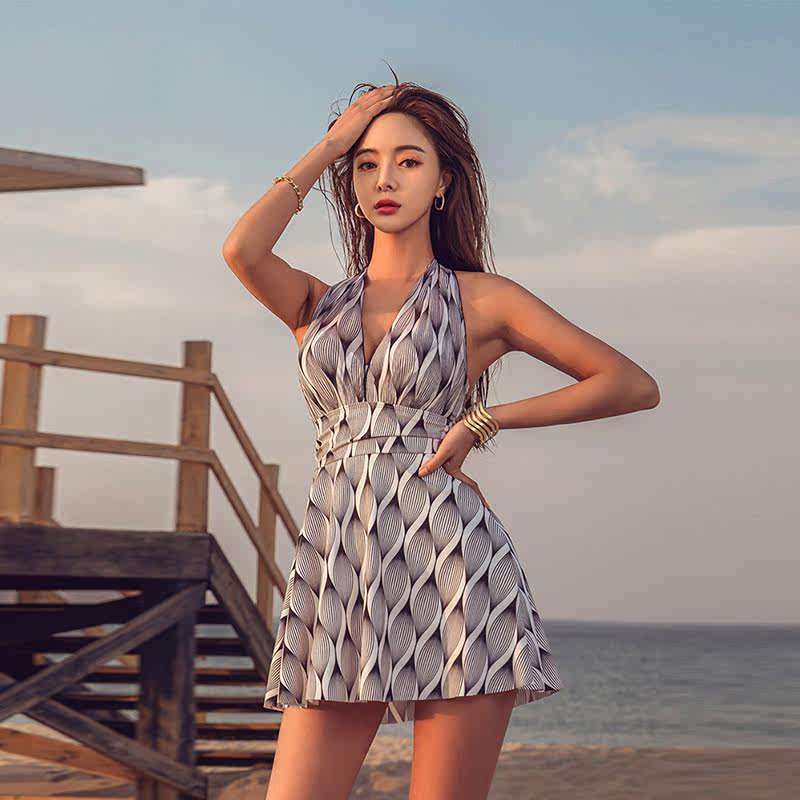 泳衣保守新款连体裙式小胸聚拢平角高腰显瘦连体泳衣