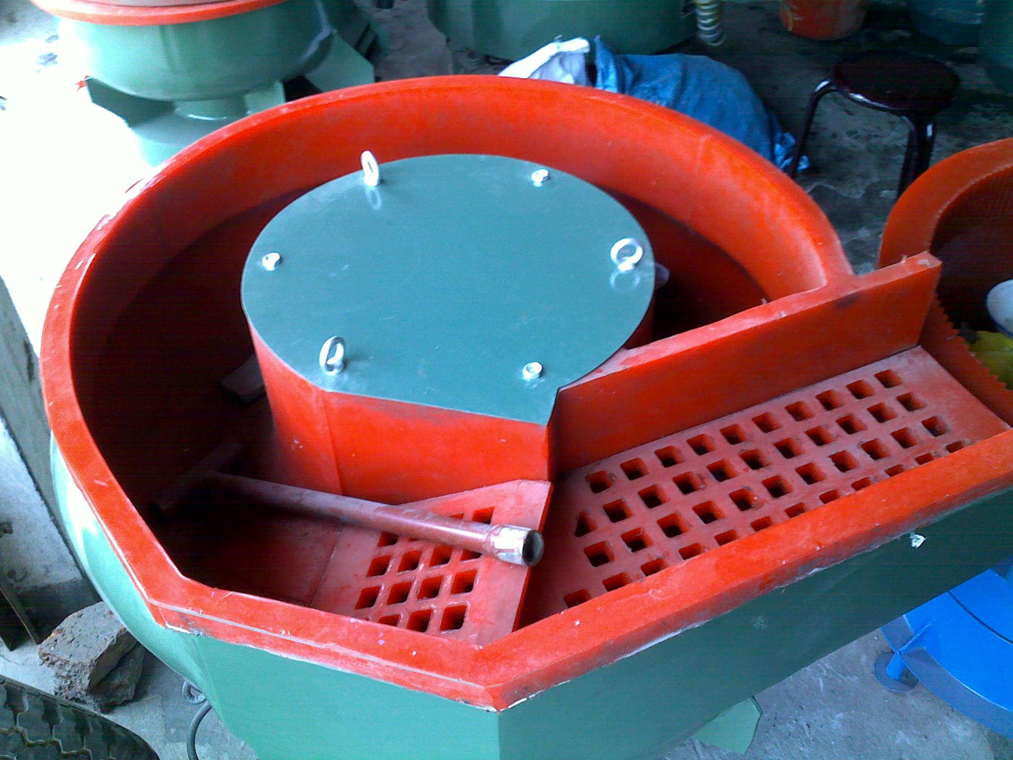 振动研磨机五金零件抛光机去毛毛刺倒角光饰机光机光饰机