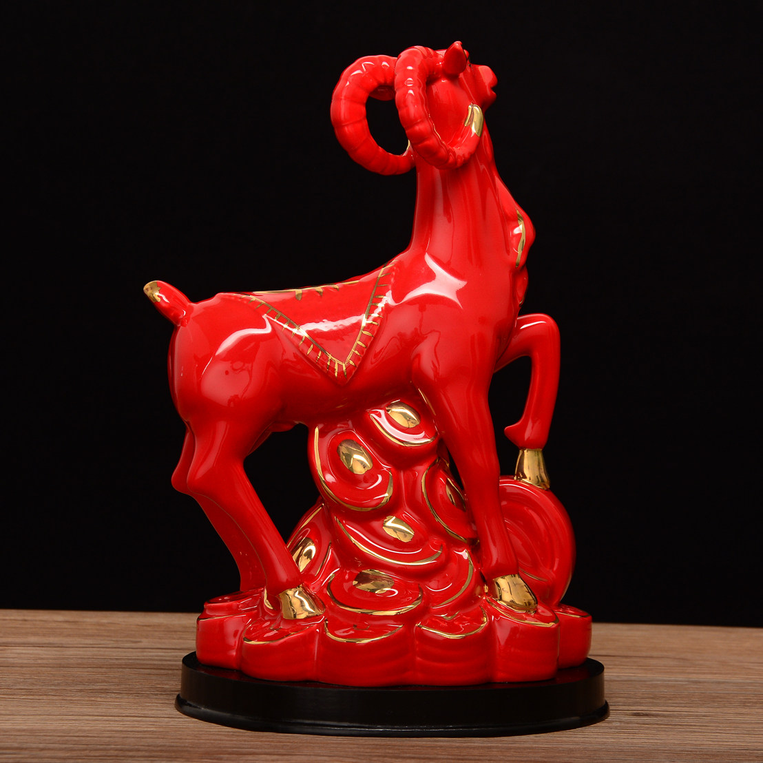 红色陶瓷摆件一对十二十二生肖生肖羊家居客厅风水装饰摆件