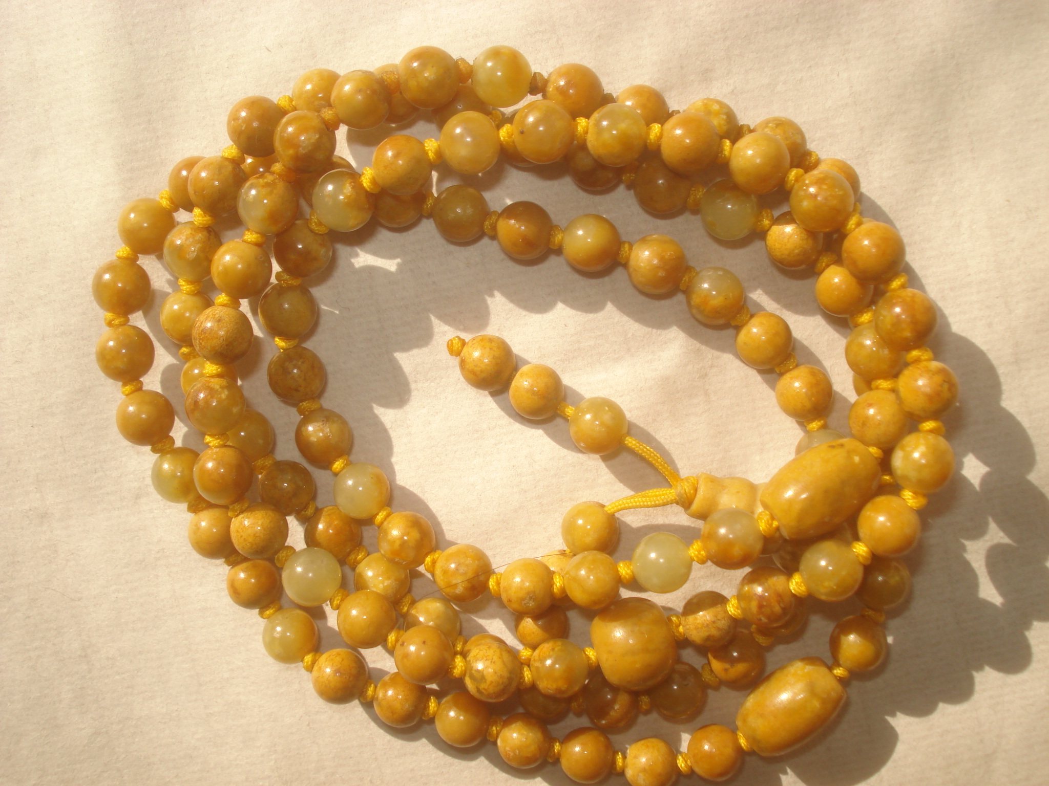 椴树树林黄料河磨玉佛珠毫米女款天然析木和田颈饰