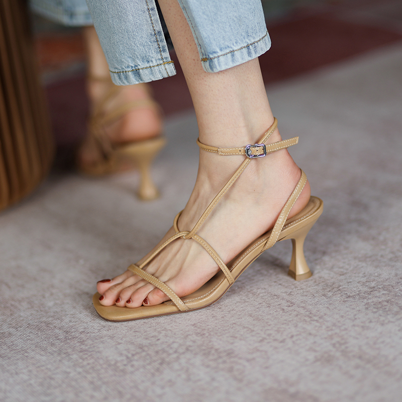 推荐方头凉鞋夏季ins交叉夹趾绑带一字高跟鞋时装凉鞋