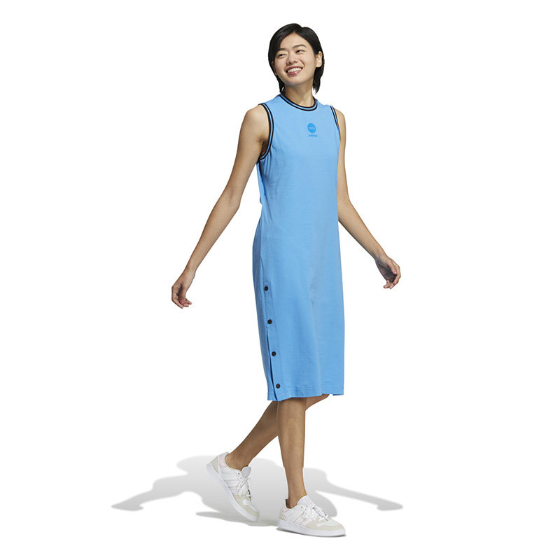 adidas阿迪达斯2022夏新款新款长裙运动女士宽松圆领运动连衣裙