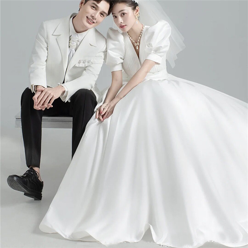 婚纱缎面白色新娘中袖保守气质简约新气质礼服婚纱