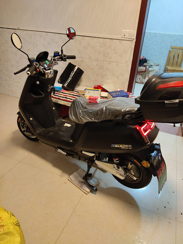 脚垫适用爱玛am500dqt33电动车礼物n500踏板皮am800dqt22d包邮