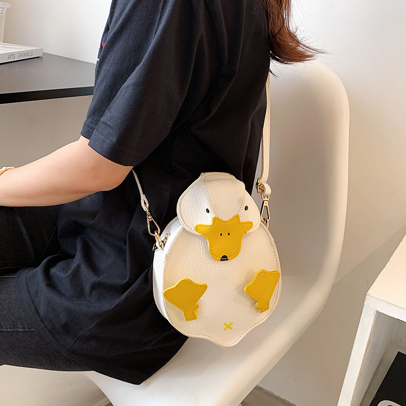 单肩包斜挎包女可爱小鸭子包休闲包小包包2022新款潮质感青年ins