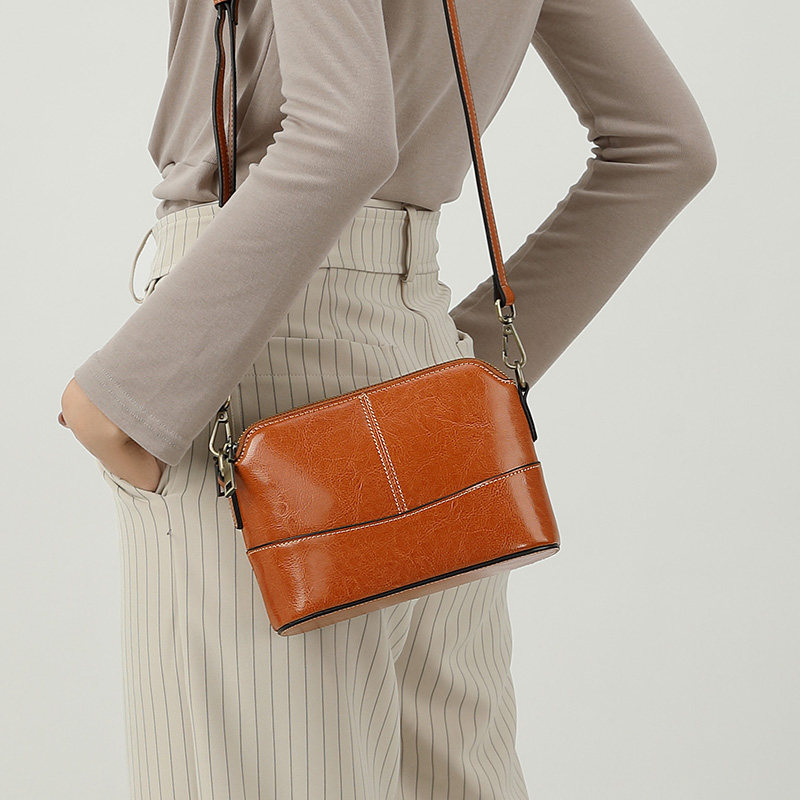 kimo包包女2020新款单肩斜挎包牛皮女包简约潮百搭春夏复古小包包