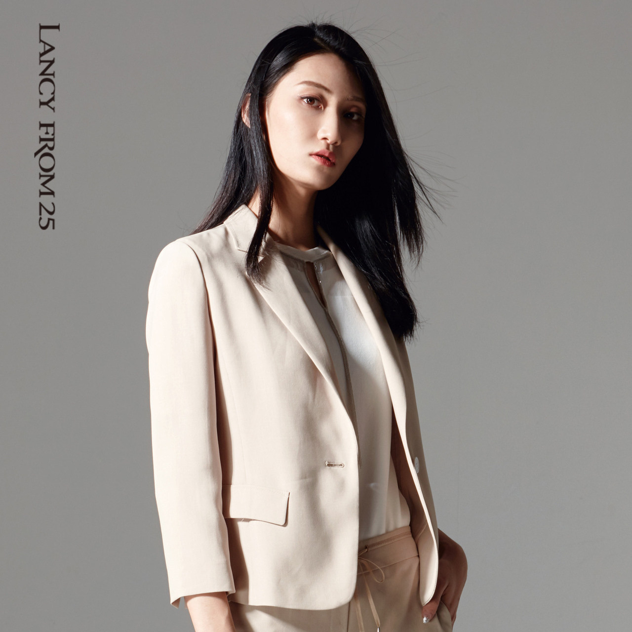 朗姿女士西装2020夏天网红职业装气质干练韩版薄西装