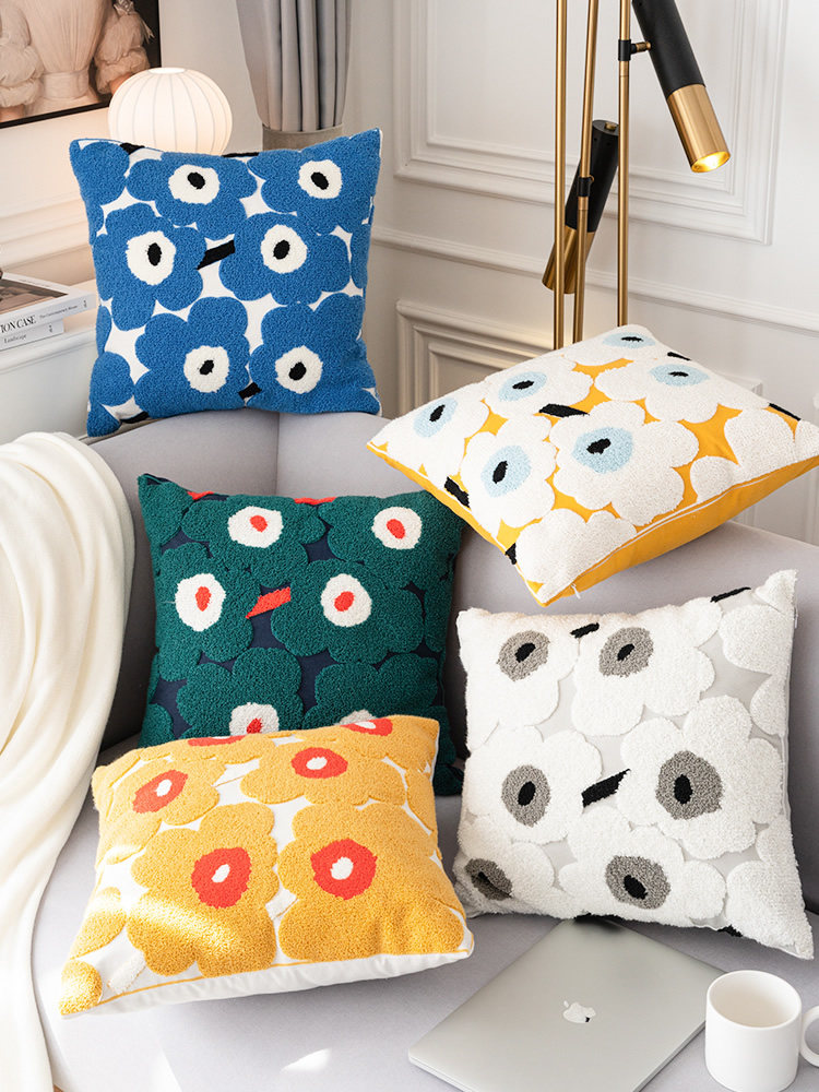 北欧芬兰花朵图案抱枕套现代简约小清新撸猫感绒靠垫客厅沙发靠枕