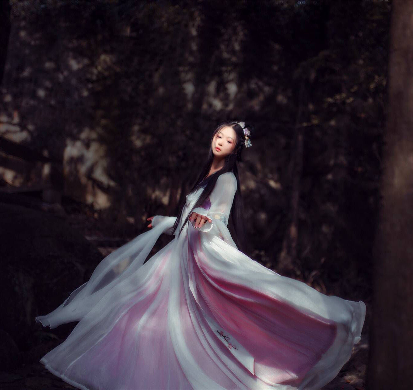 云梦台传统汉服女绣花自在飞花步蟾宫对襟齐胸襦裙汉元素古装仙女