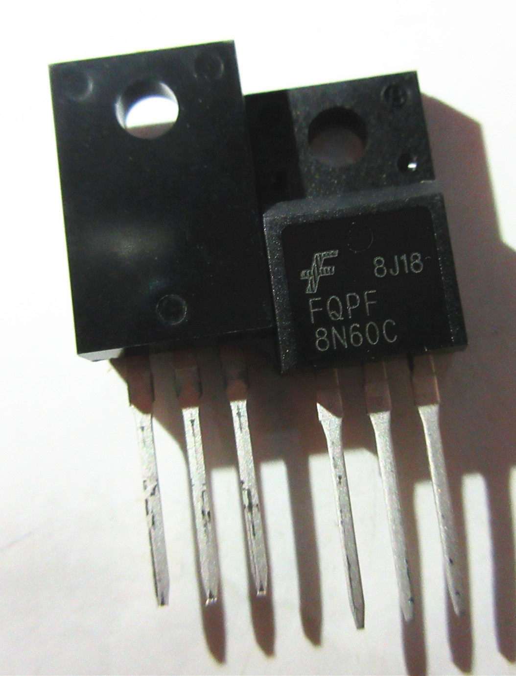 fqpf8n60c8n60c8a600vto220mos效应直插塑封场效应管