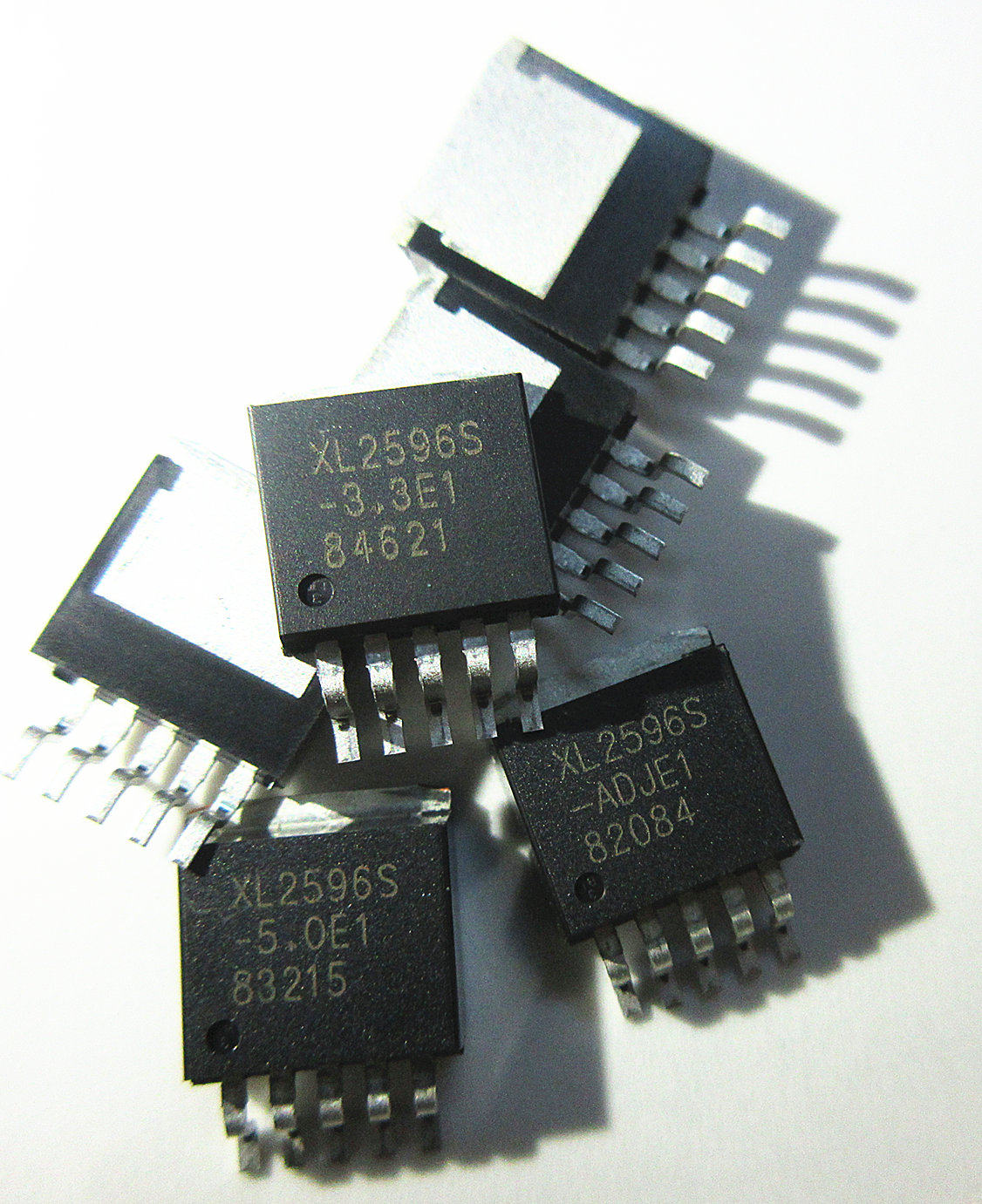 xl2596s-3.312vadje1贴片to263降压稳压芯片